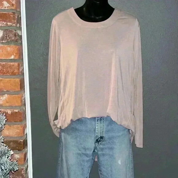 Chelsea28 Ruffle Back Hem Top Sz M - Picture 2 of 8